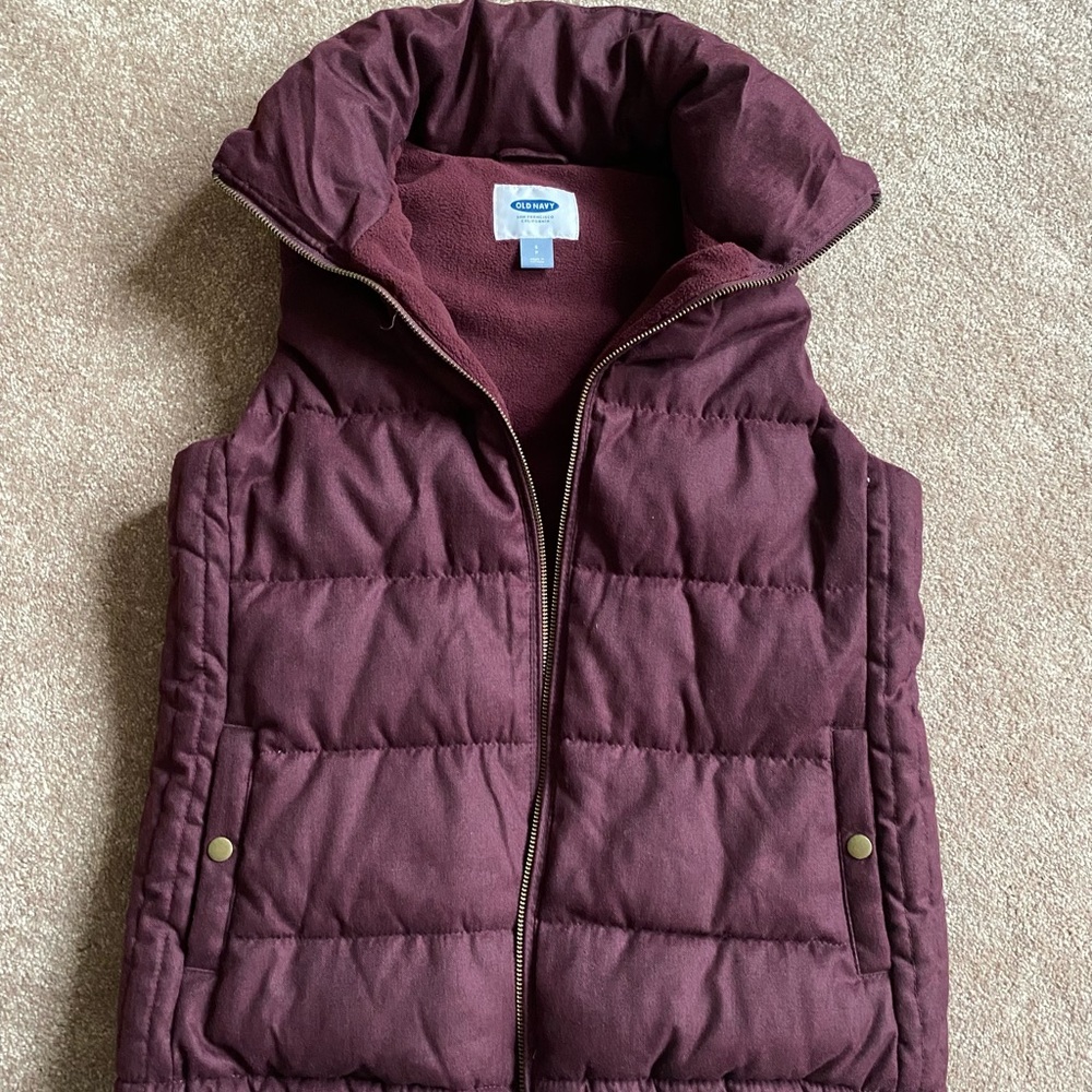 Burgundy Old Navy Puffer Vest Small